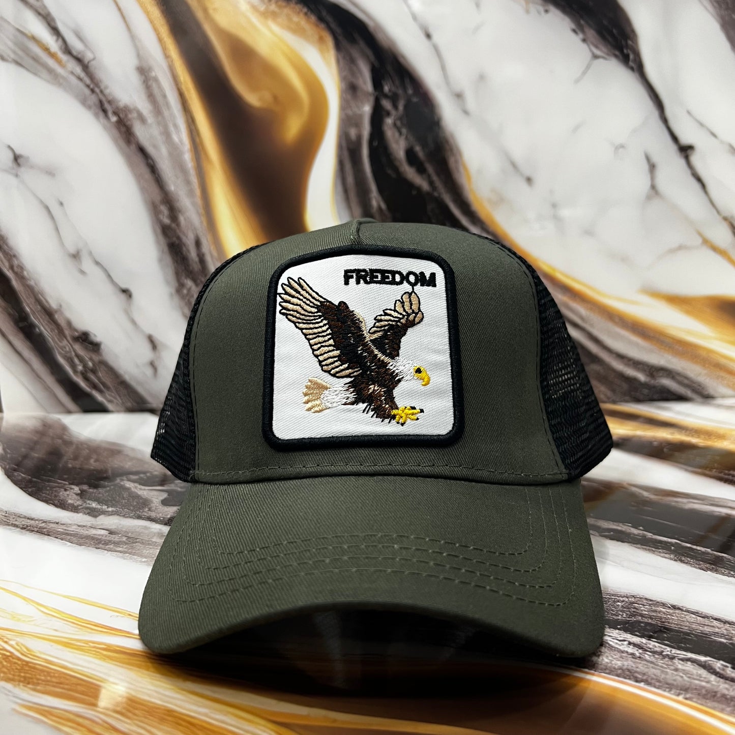 GORRA CON DISEÑO DE ANIMALES