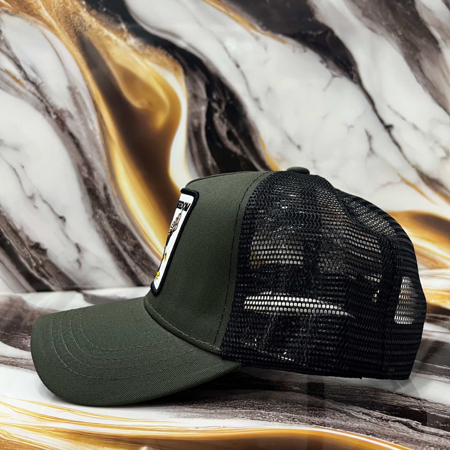 GORRA CON DISEÑO DE ANIMALES