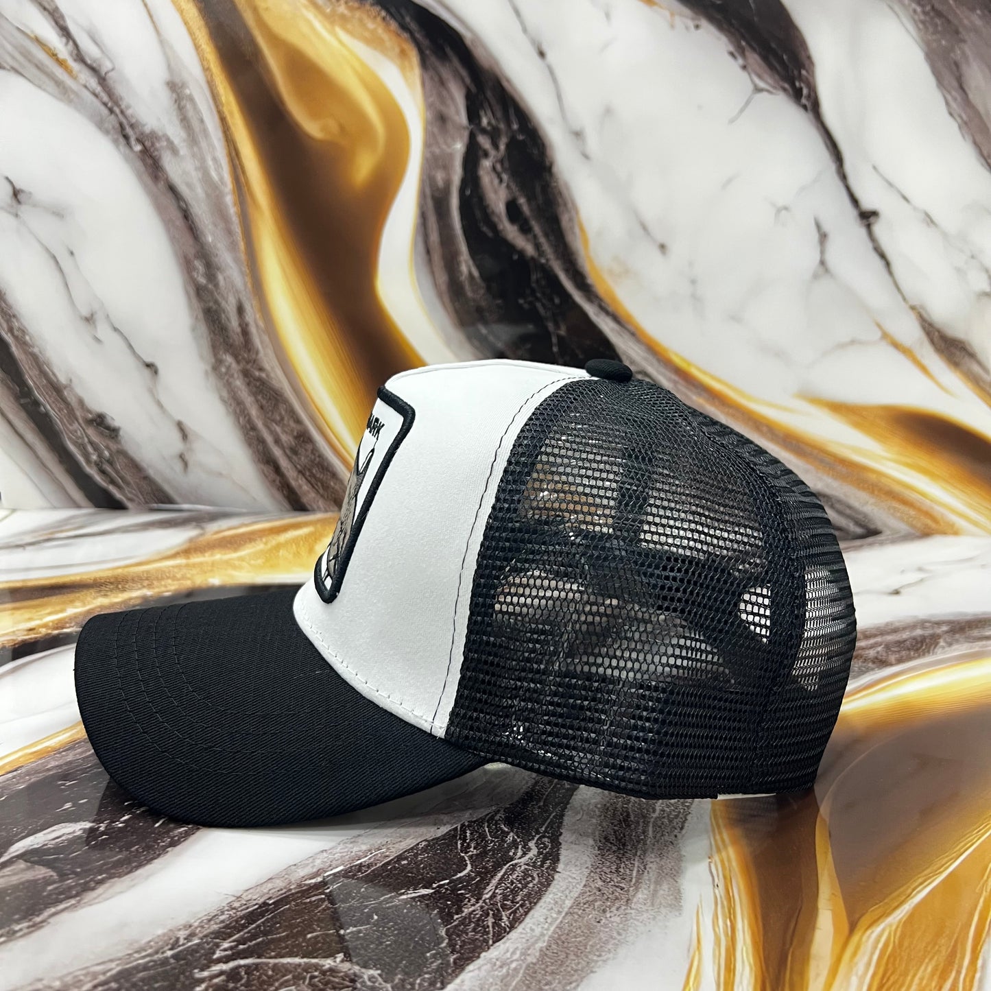GORRA CON DISEÑO DE ANIMALES